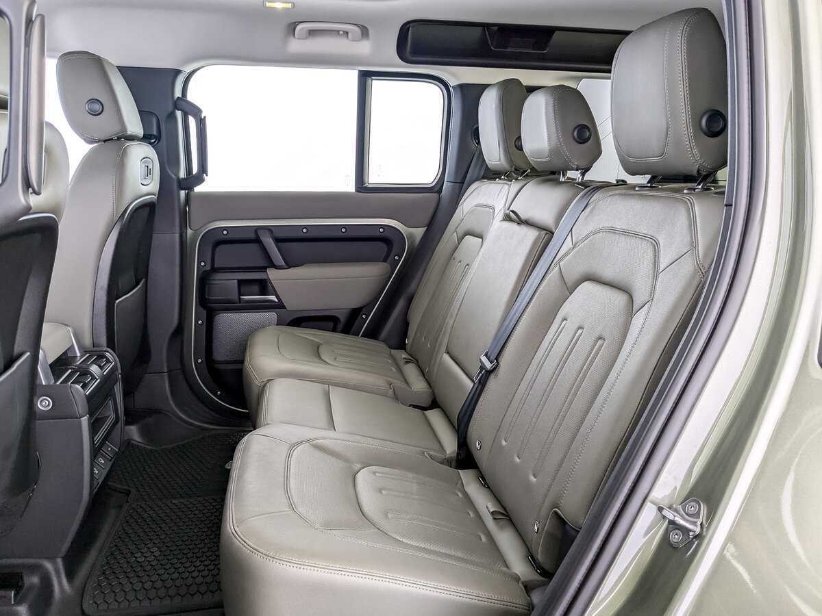 Land Rover Defender 2021 года с пробегом. Фото: #11