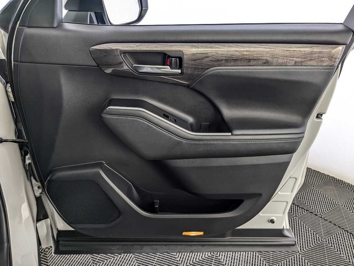 Toyota Highlander 2020 года с пробегом. Фото: #24