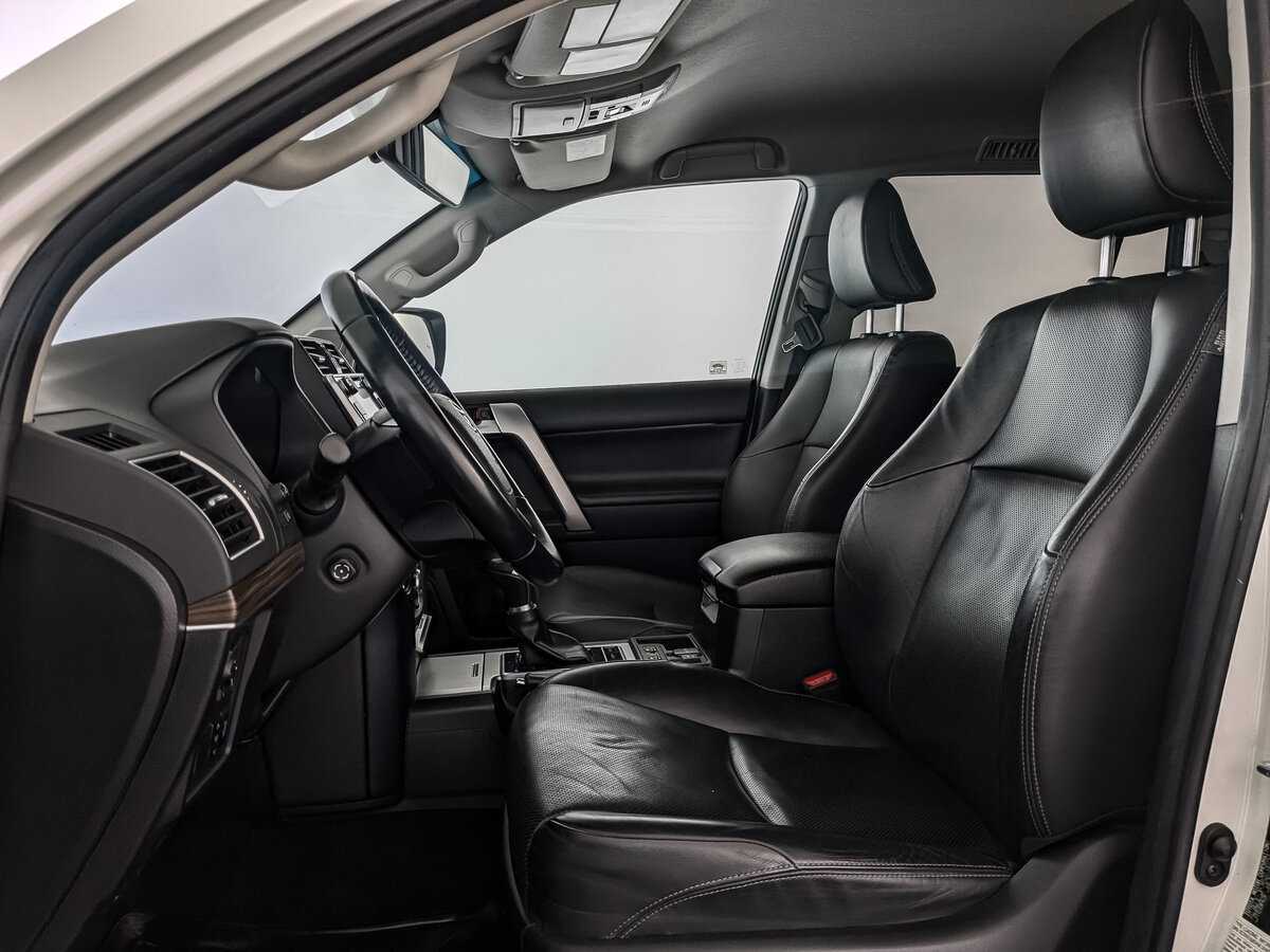 Toyota Land Cruiser Prado 2019 года с пробегом. Фото: #19