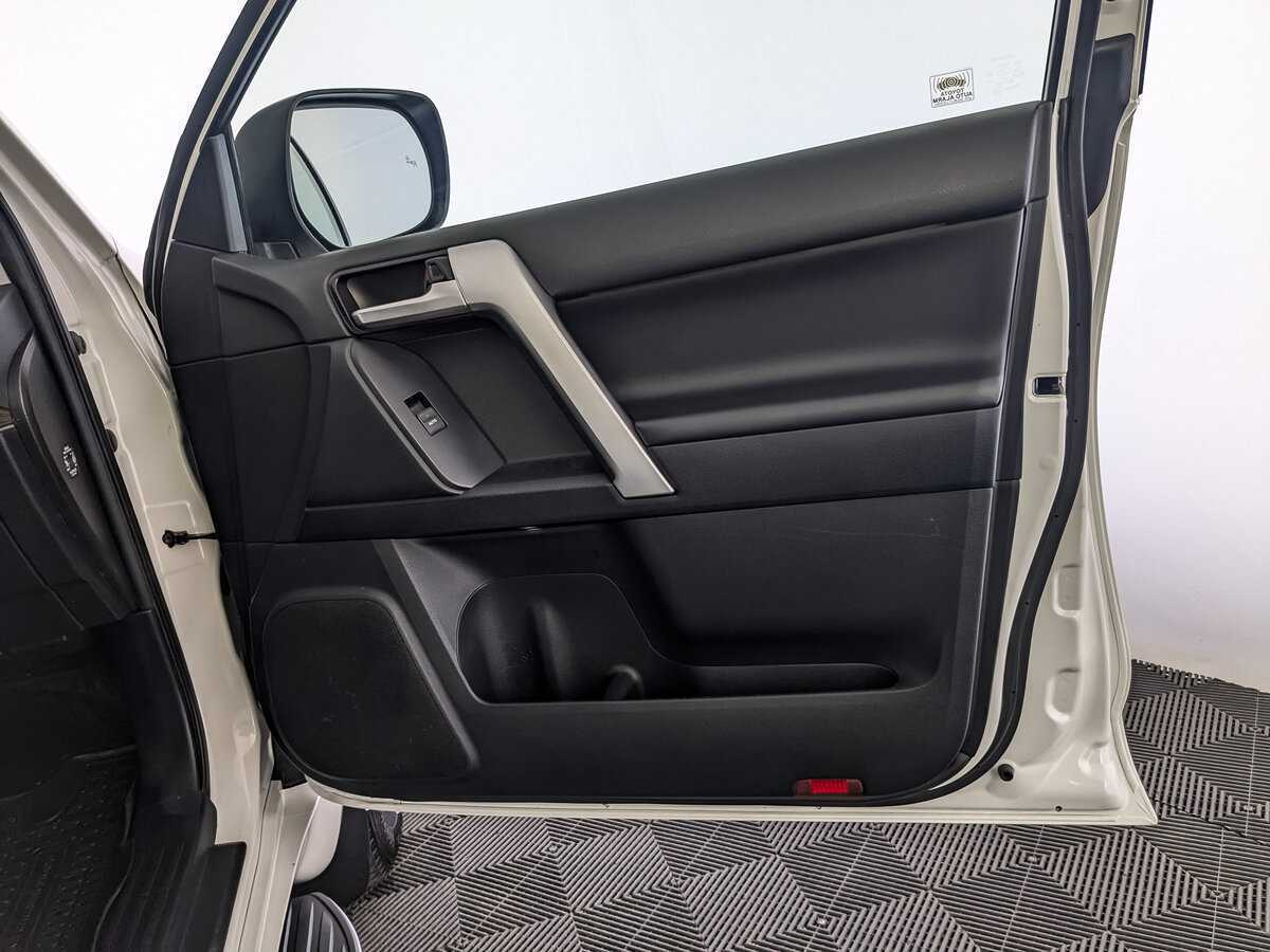 Toyota Land Cruiser Prado 2019 года с пробегом. Фото: #24