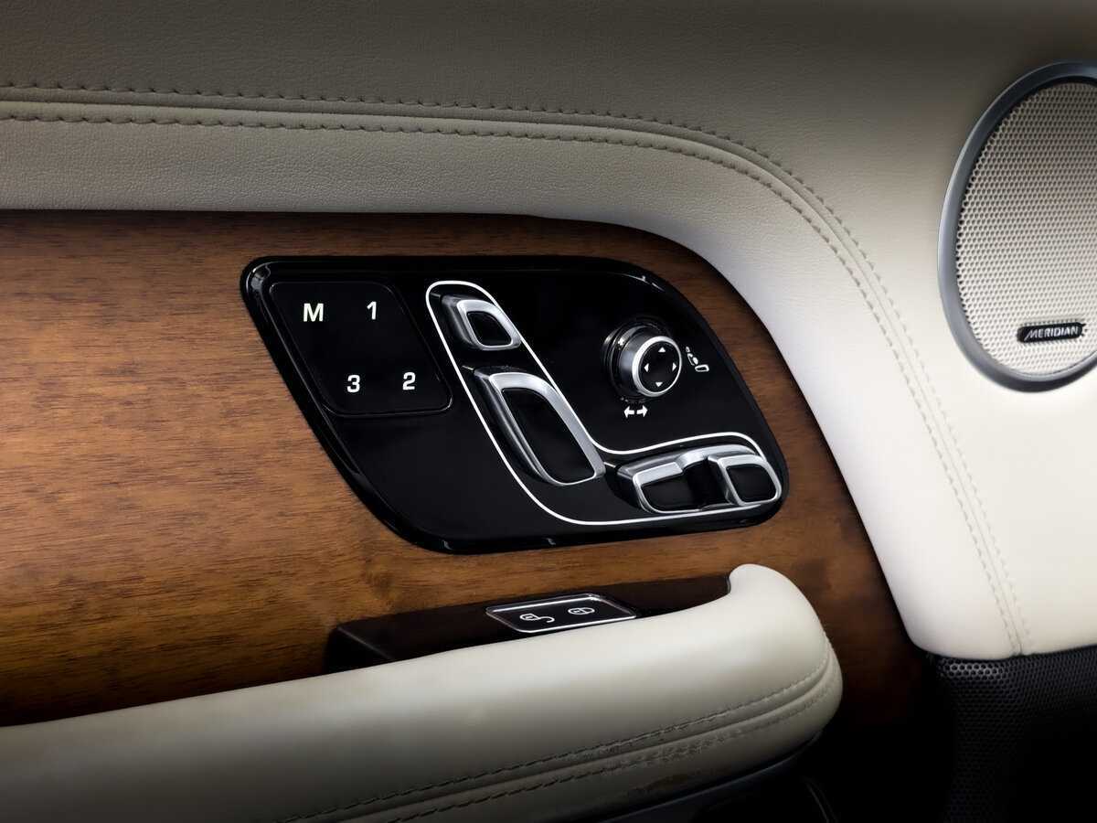 Land Rover Range Rover 2018 года с пробегом. Фото: #18