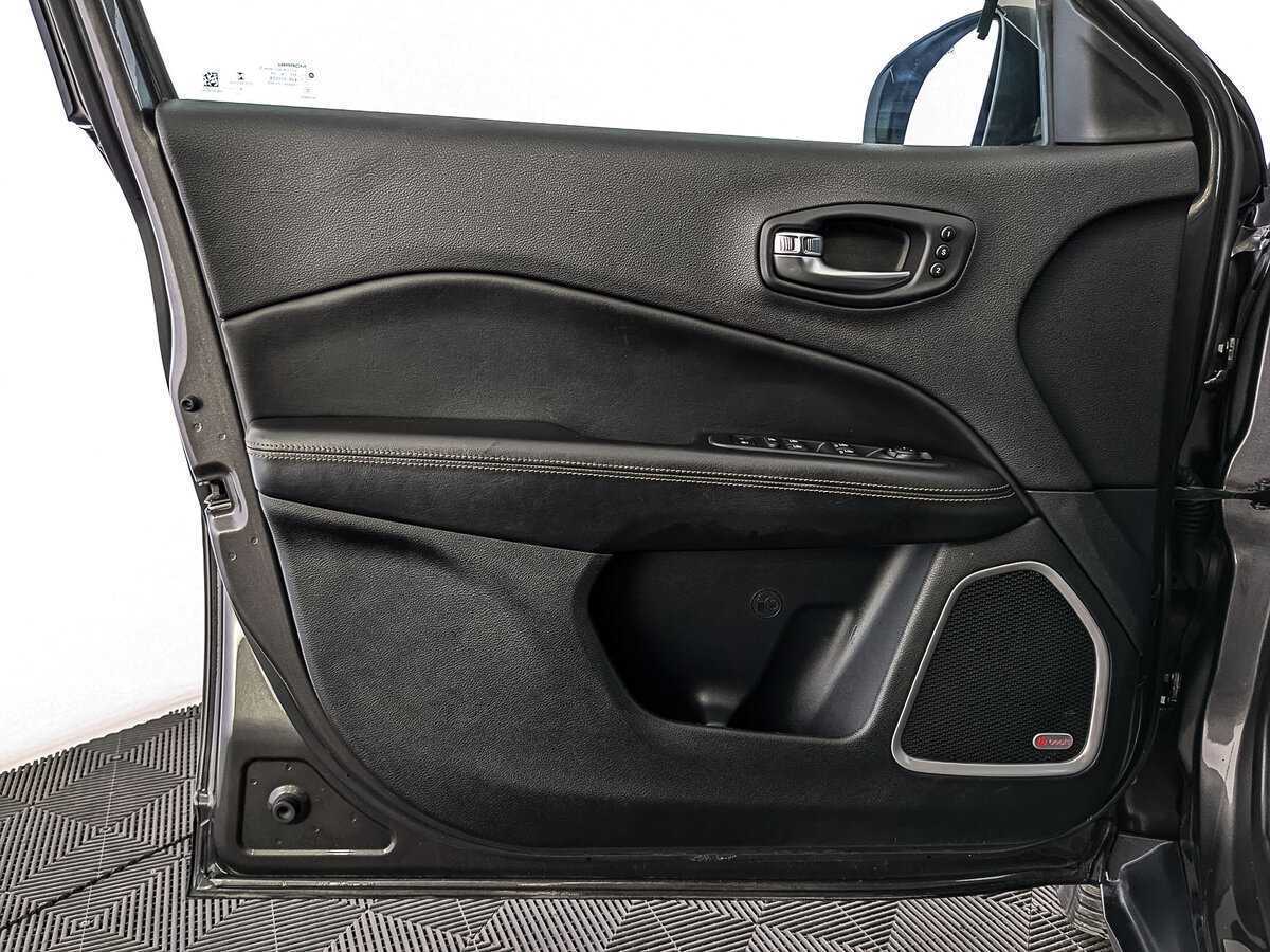 Jeep Compass 2018 года с пробегом. Фото: #18