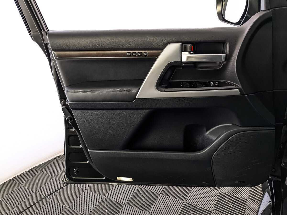 Toyota Land Cruiser 2019 года с пробегом. Фото: #18