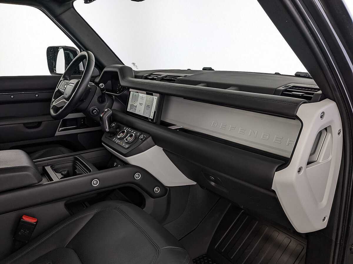 Land Rover Defender 2021 года с пробегом. Фото: #12
