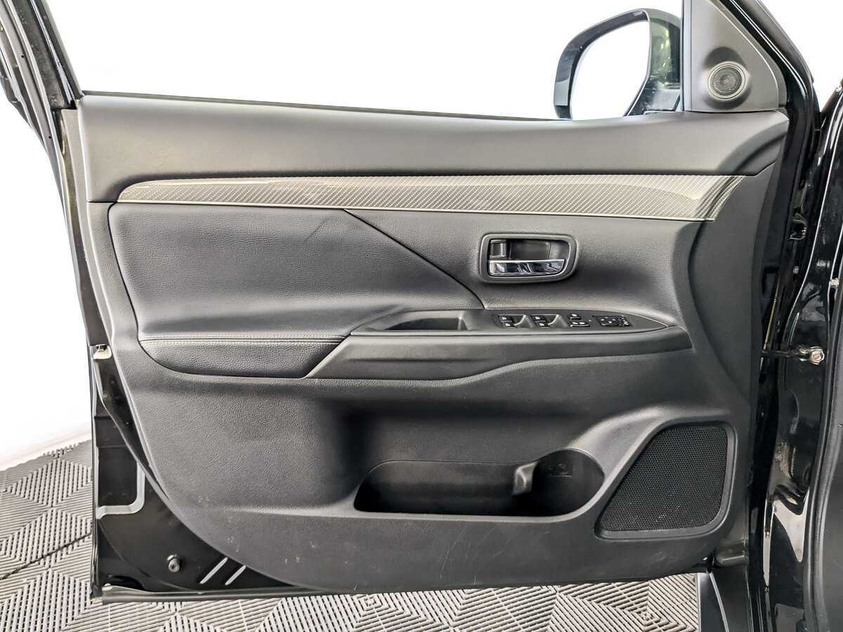 Mitsubishi Outlander 2021 года с пробегом. Фото: #18