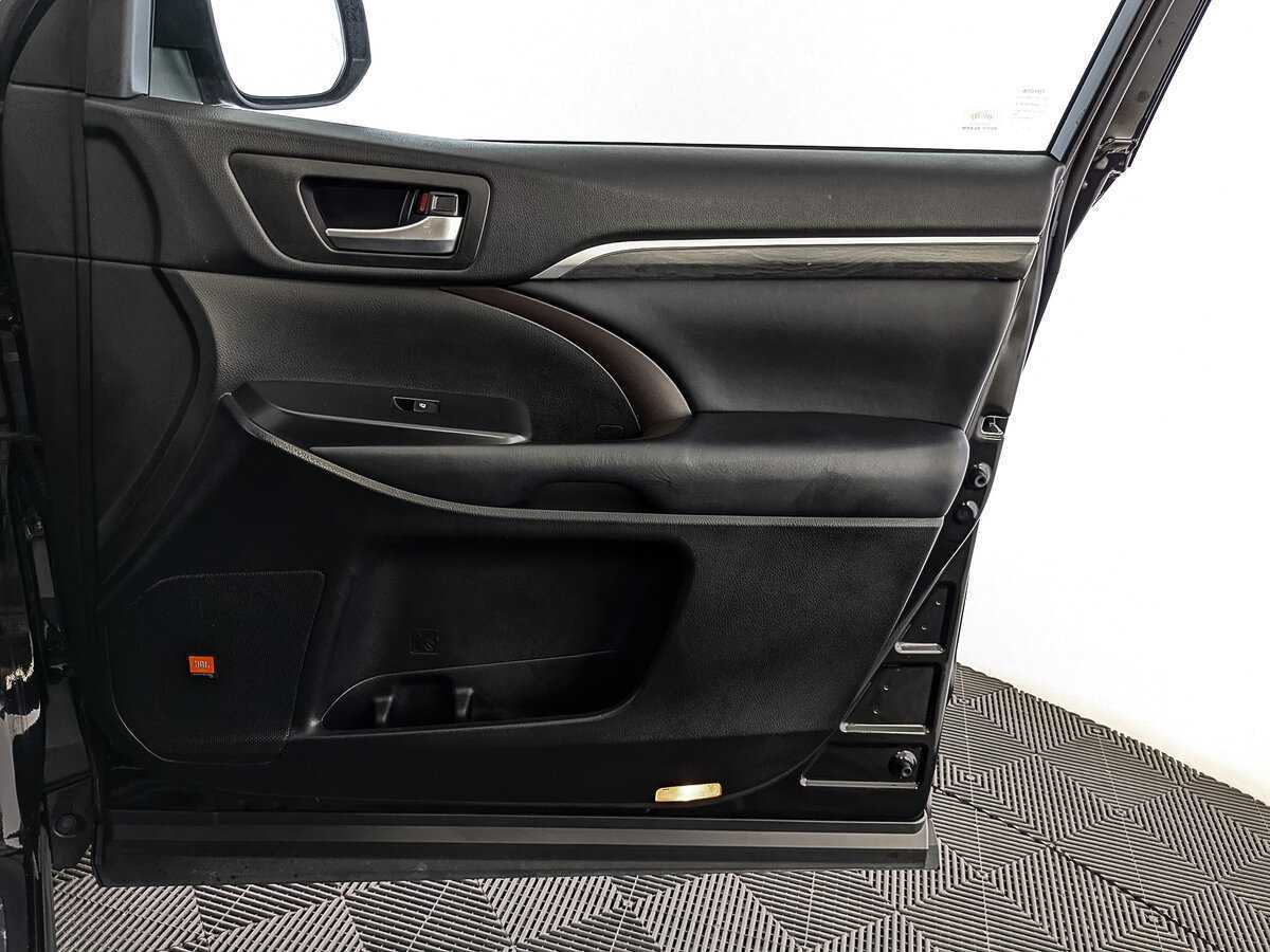 Toyota Highlander 2018 года с пробегом. Фото: #21
