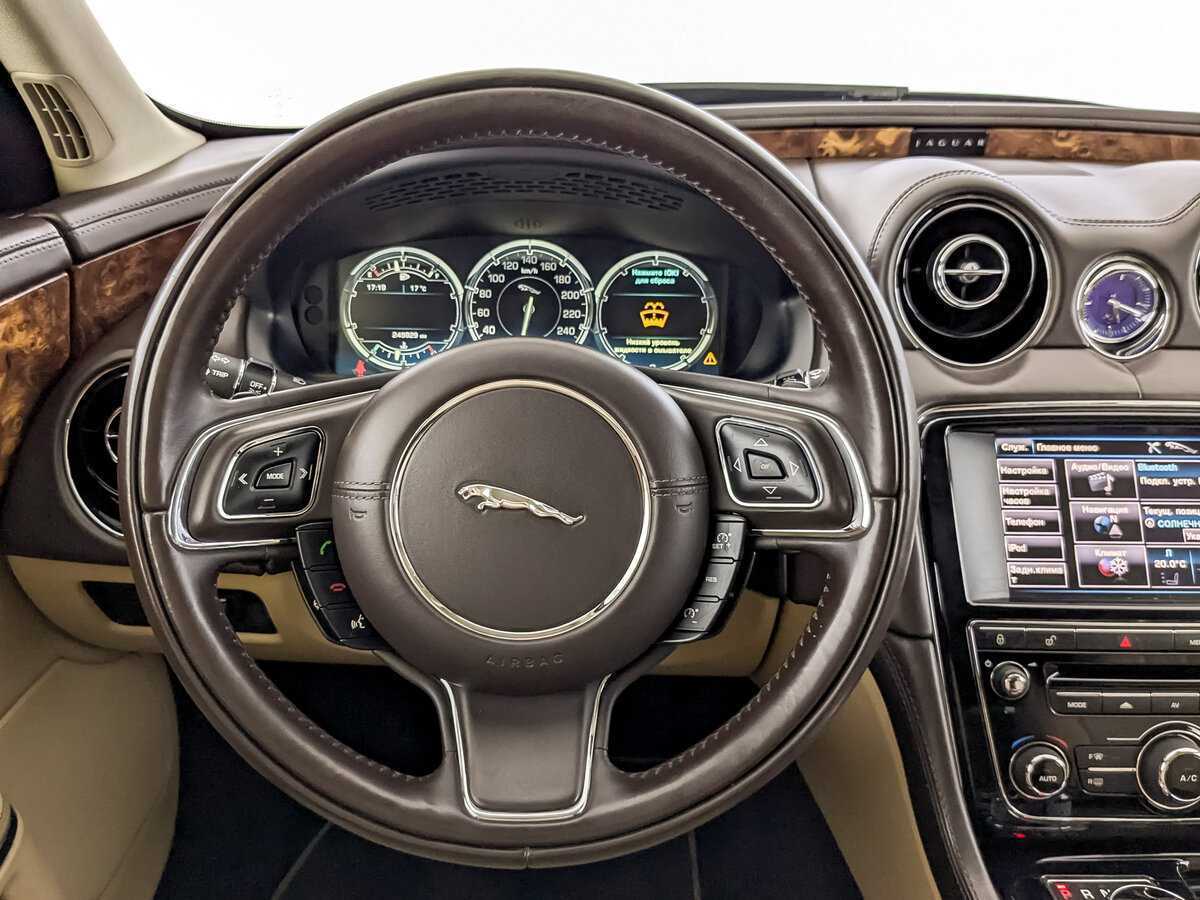 Jaguar XJ 2012 года с пробегом. Фото: #19