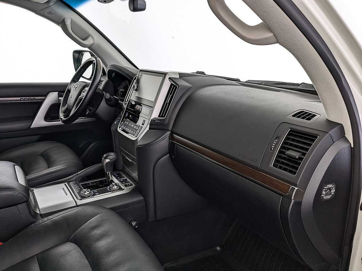 Toyota Land Cruiser 2020 года с пробегом. Фото: #10