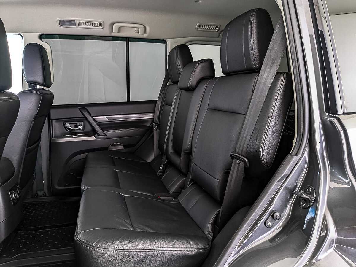 Mitsubishi Pajero 2018 года с пробегом. Фото: #17