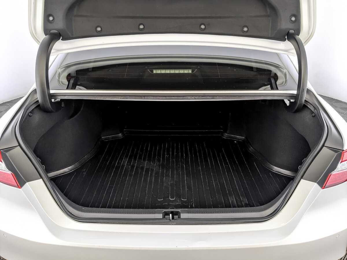 Toyota Camry 2019 года с пробегом. Фото: #9