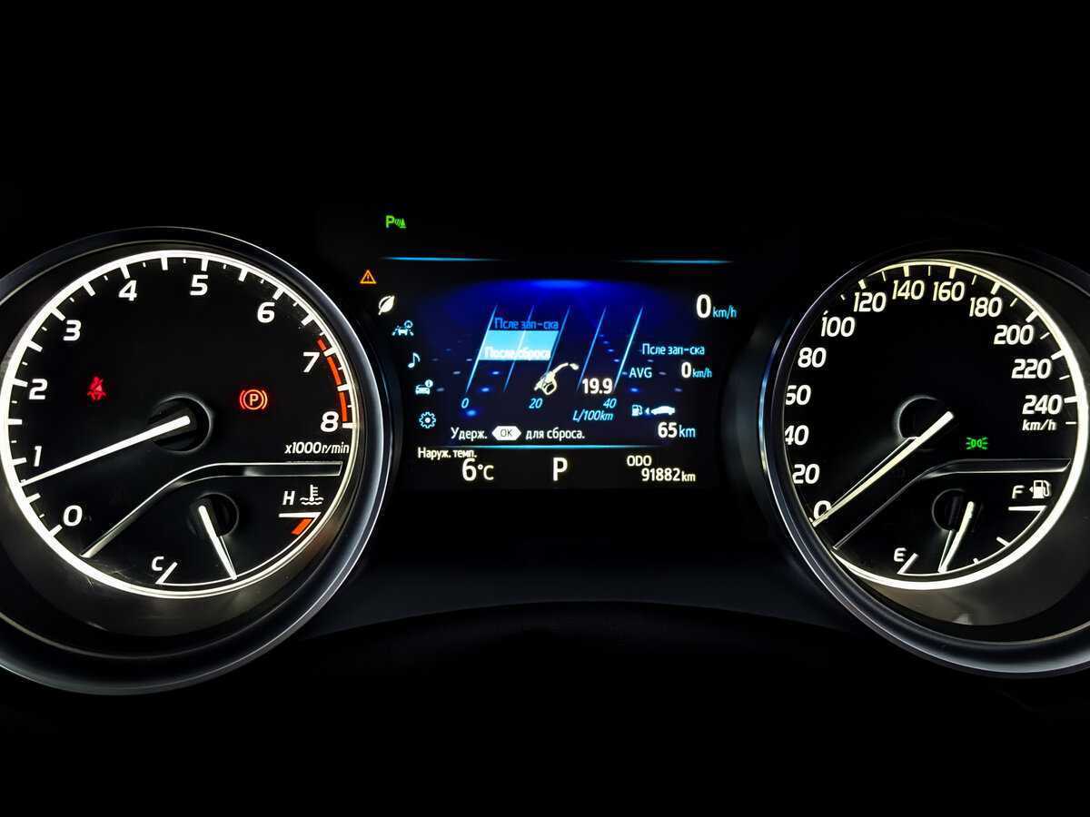 Toyota Camry 2019 года с пробегом. Фото: #12