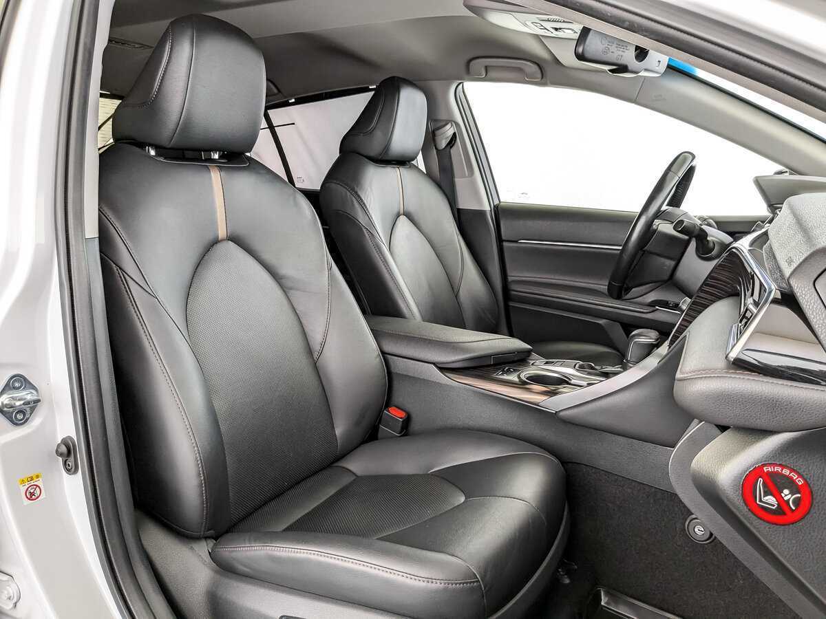 Toyota Camry 2019 года с пробегом. Фото: #23