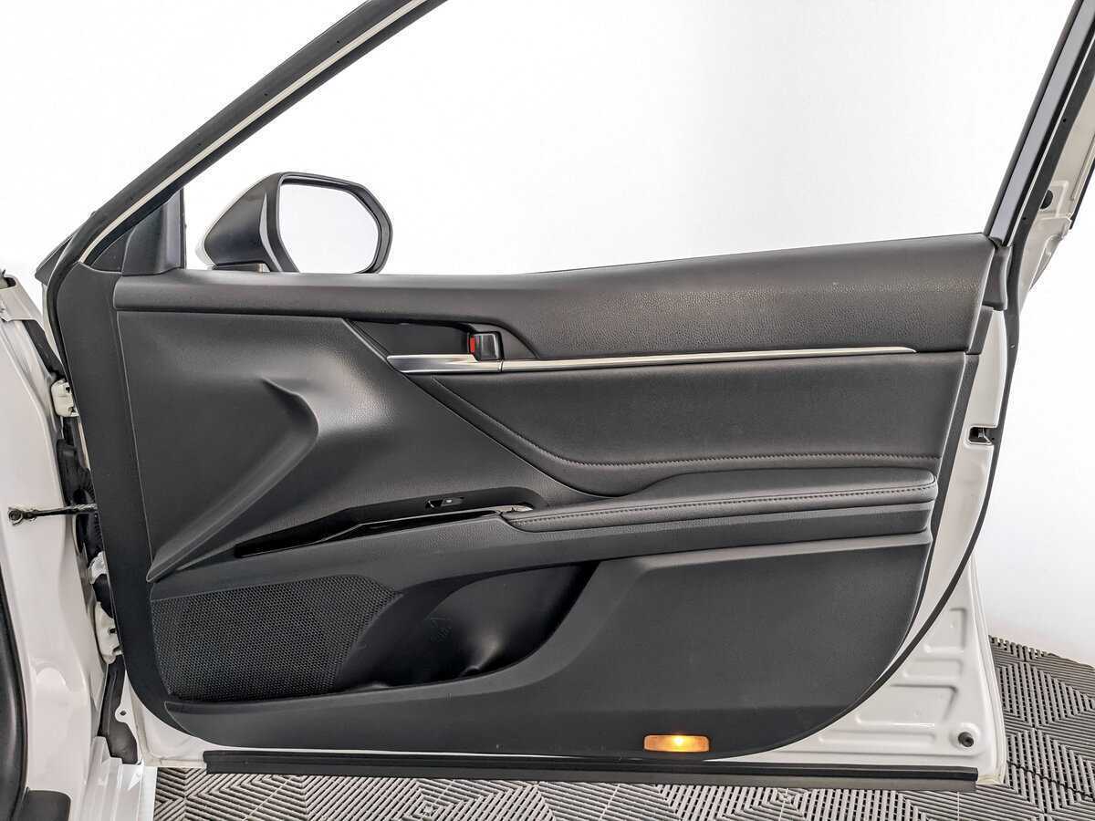 Toyota Camry 2019 года с пробегом. Фото: #24