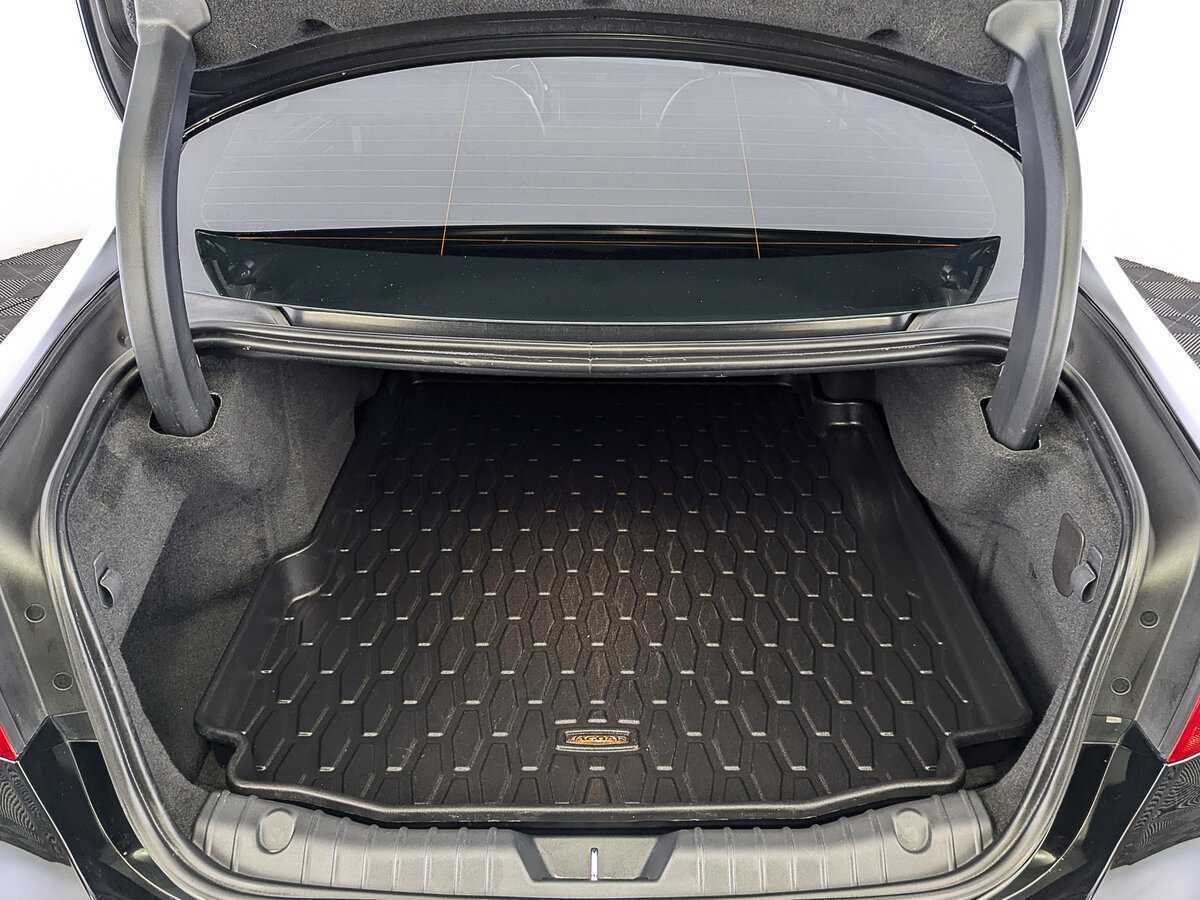 Jaguar XF 2018 года с пробегом. Фото: #9