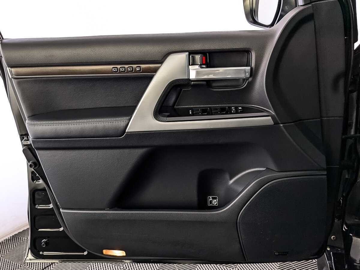 Toyota Land Cruiser 2018 года с пробегом. Фото: #18