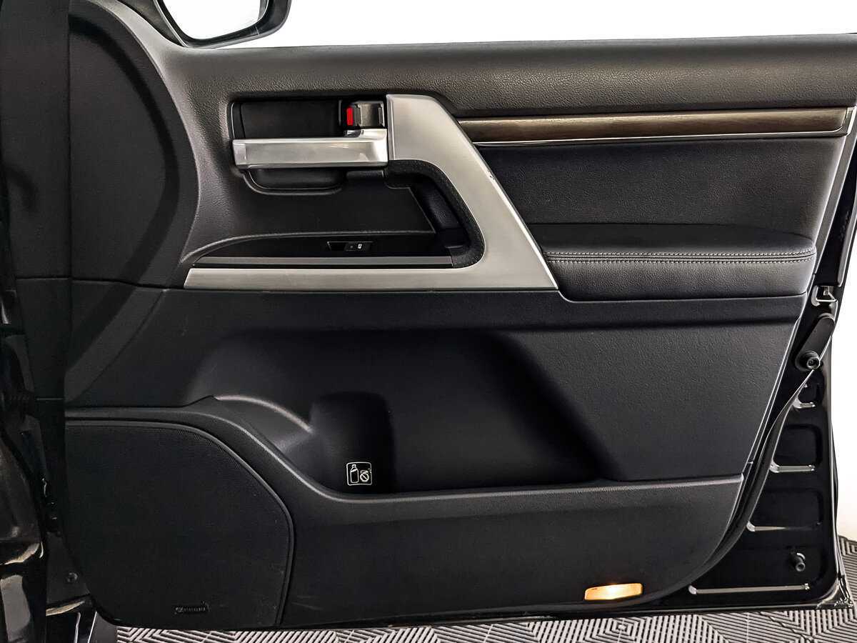 Toyota Land Cruiser 2018 года с пробегом. Фото: #23