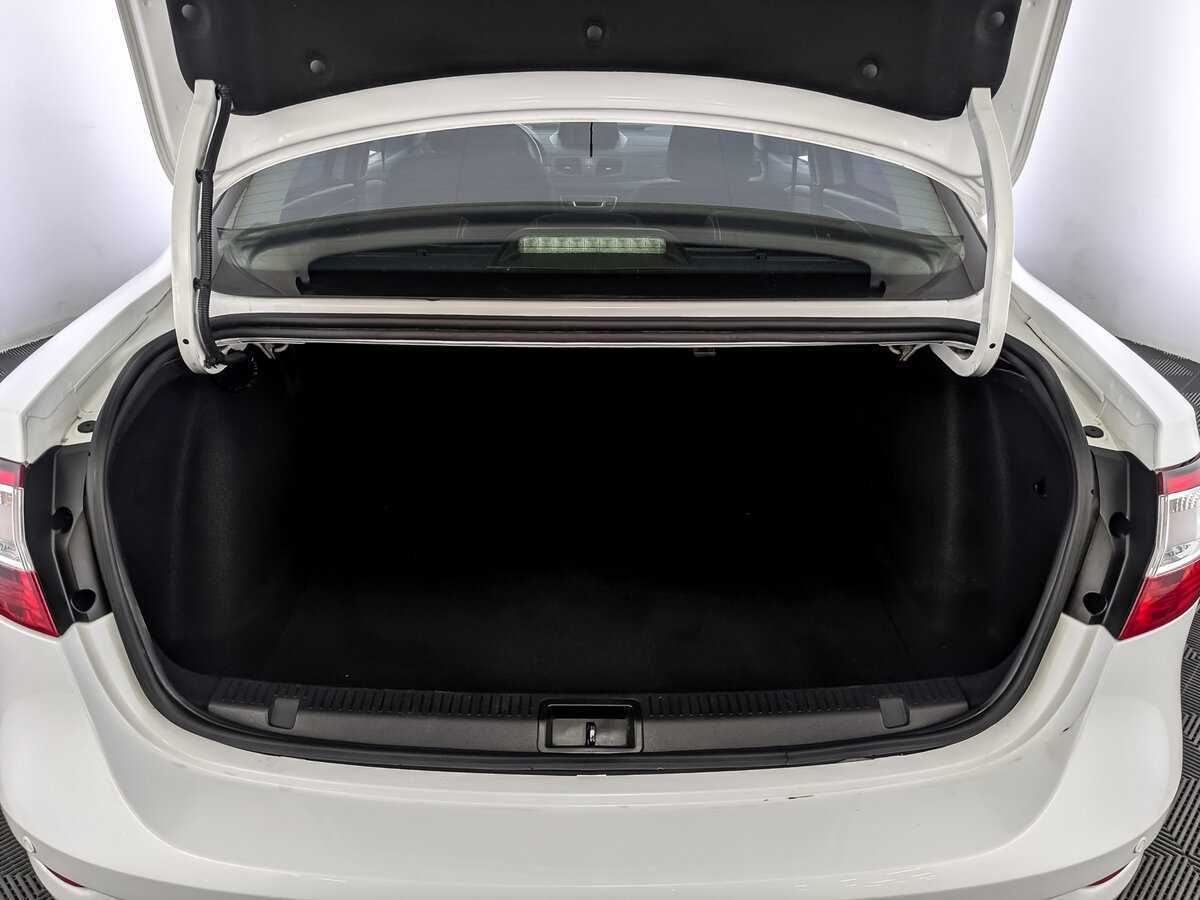 Renault Fluence 2013 года с пробегом. Фото: #9