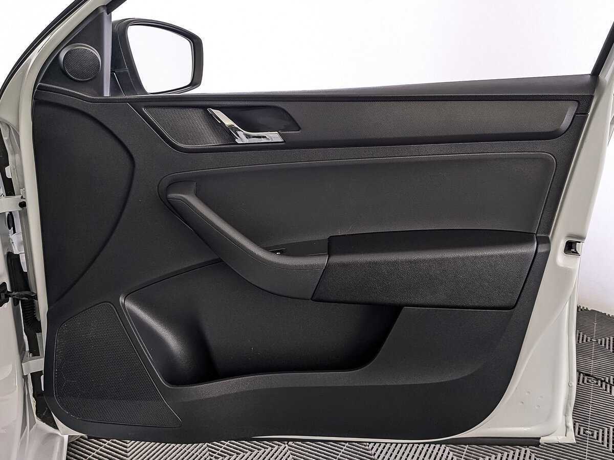 Б/У Шкода Рапид 2017 года. Фото: #23