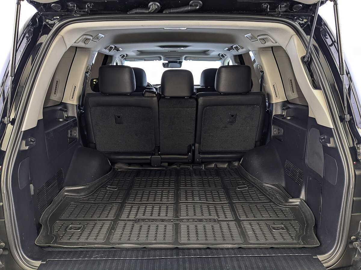 Toyota Land Cruiser 2016 года с пробегом. Фото: #9