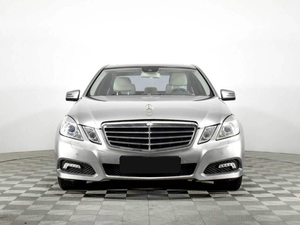 Mercedes-Benz E-Класс 2010 года с пробегом. Фото: #1