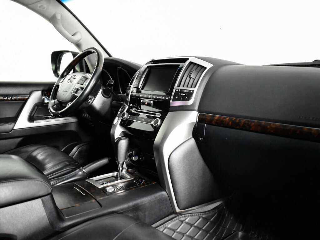 Toyota Land Cruiser 2013 года с пробегом. Фото: #8