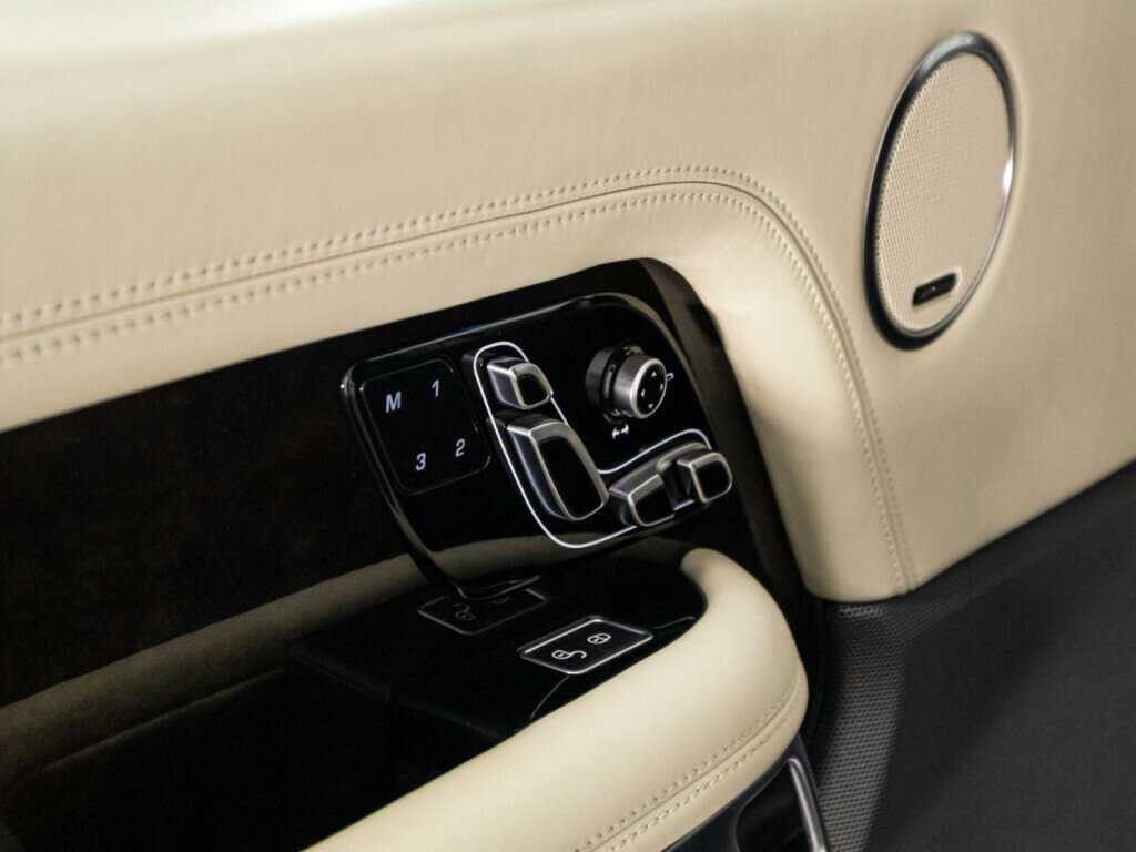 Land Rover Range Rover 2019 года с пробегом. Фото: #19