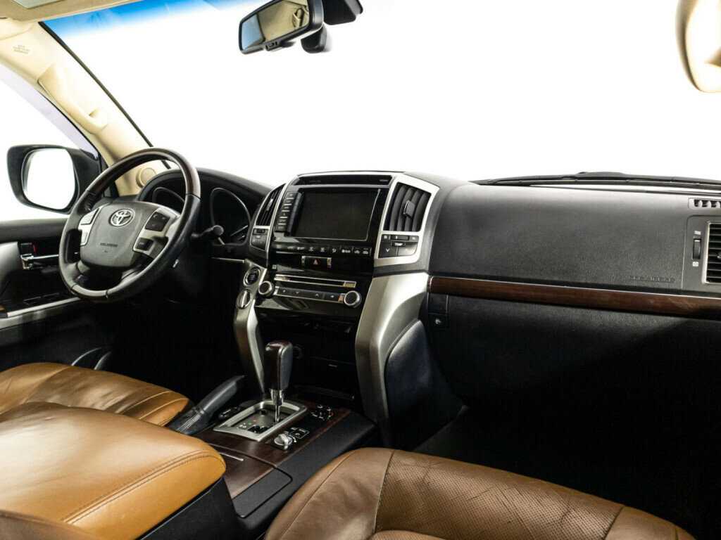 Toyota Land Cruiser 2014 года с пробегом. Фото: #8