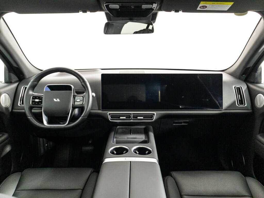 LiXiang L7 2023 года с пробегом. Фото: #11