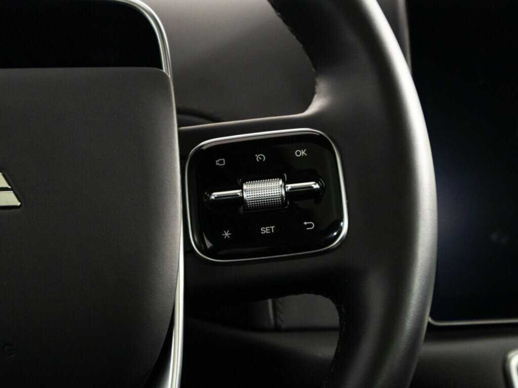 LiXiang L7 2023 года с пробегом. Фото: #20