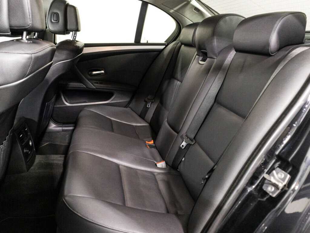 BMW 5 серии 2009 года с пробегом. Фото: #9