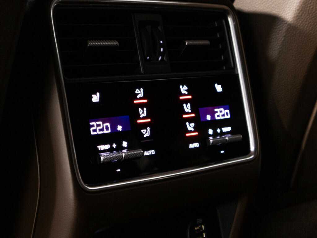 Porsche Cayenne 2018 года с пробегом. Фото: #26