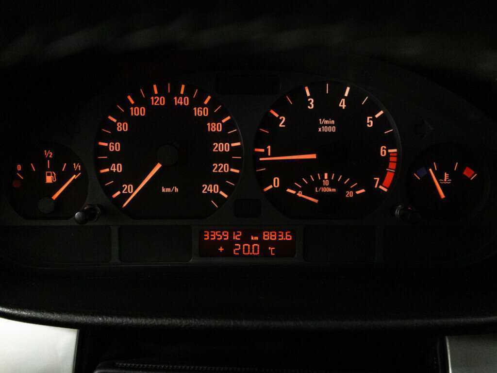 BMW 3 серии 2002 года с пробегом. Фото: #11