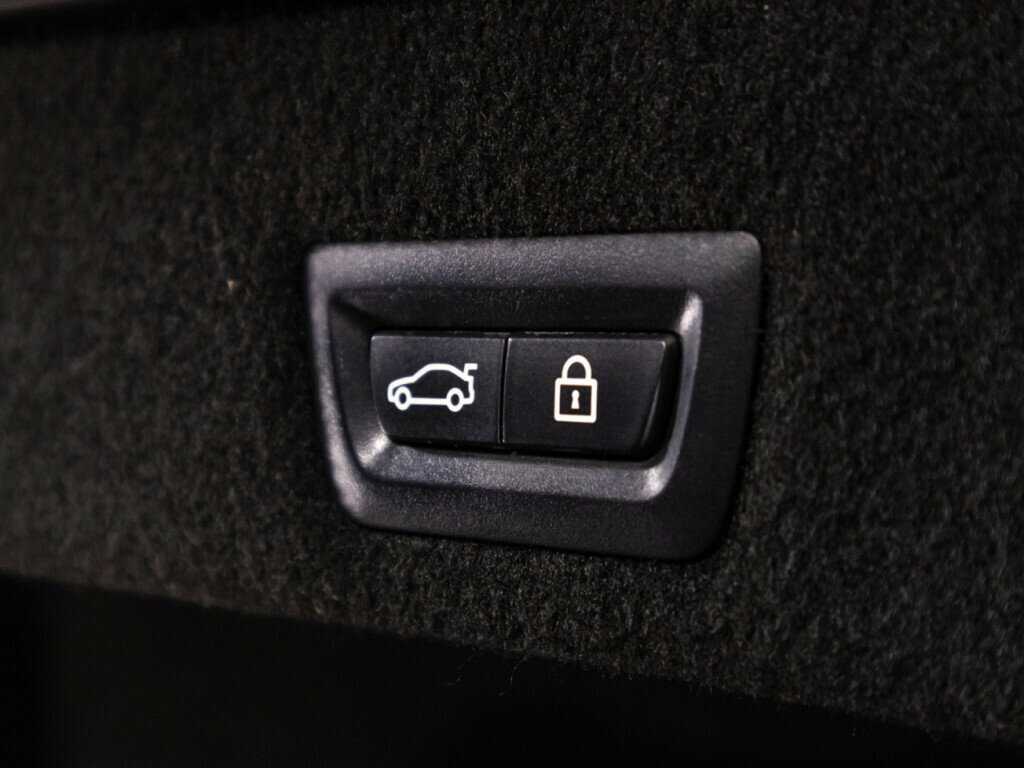 BMW 7 серии 2016 года с пробегом. Фото: #13