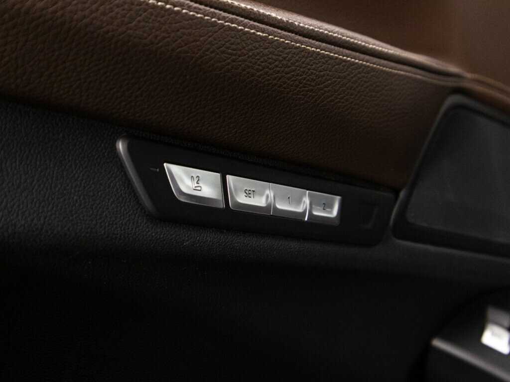 BMW 7 серии 2016 года с пробегом. Фото: #15