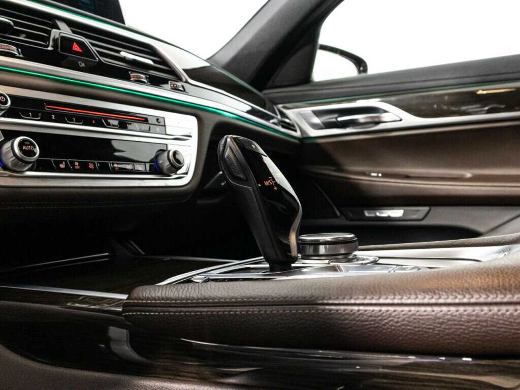 BMW 7 серии 2016 года с пробегом. Фото: #22