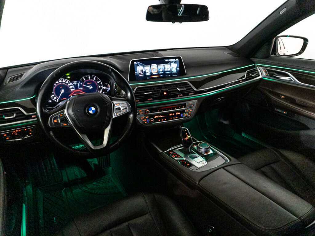 BMW 7 серии 2016 года с пробегом. Фото: #24