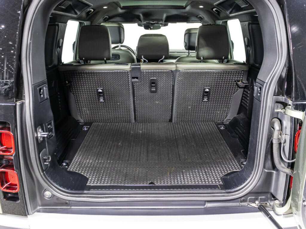 Land Rover Defender 2021 года с пробегом. Фото: #14