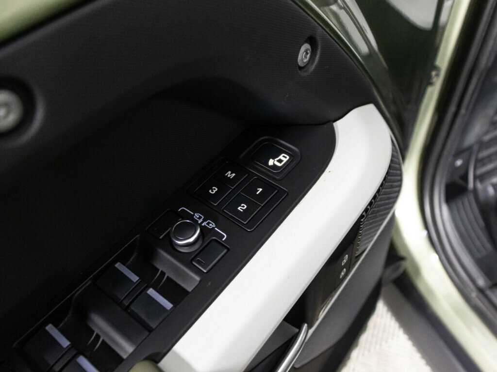 Land Rover Defender 2021 года с пробегом. Фото: #17