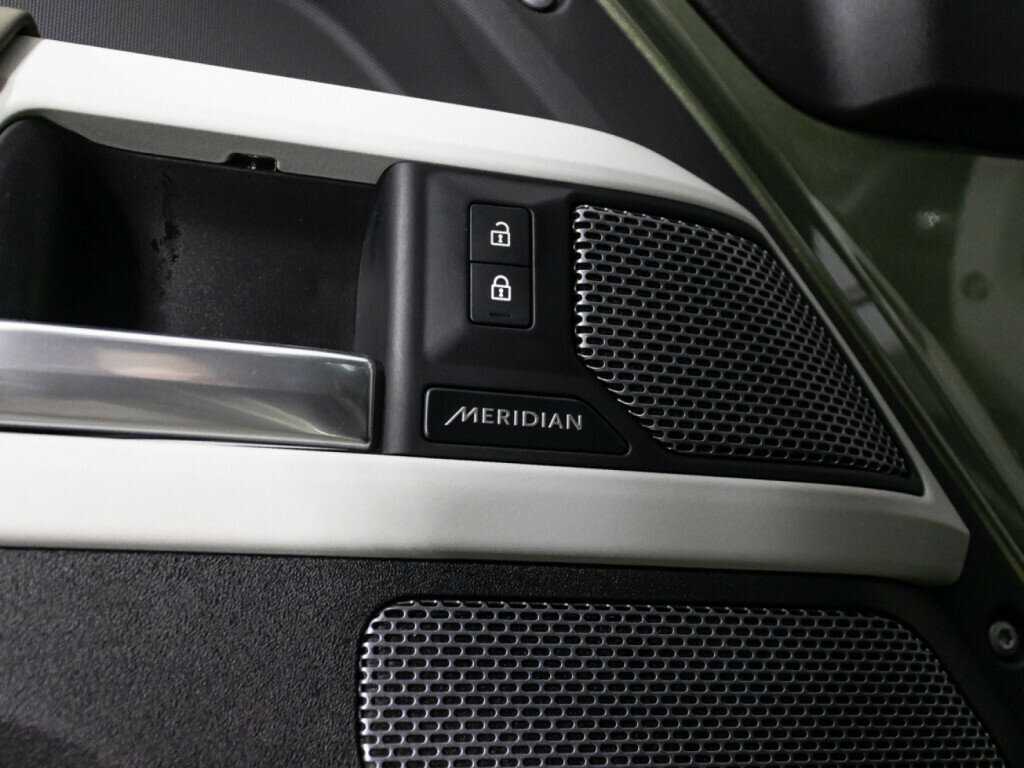 Land Rover Defender 2021 года с пробегом. Фото: #18