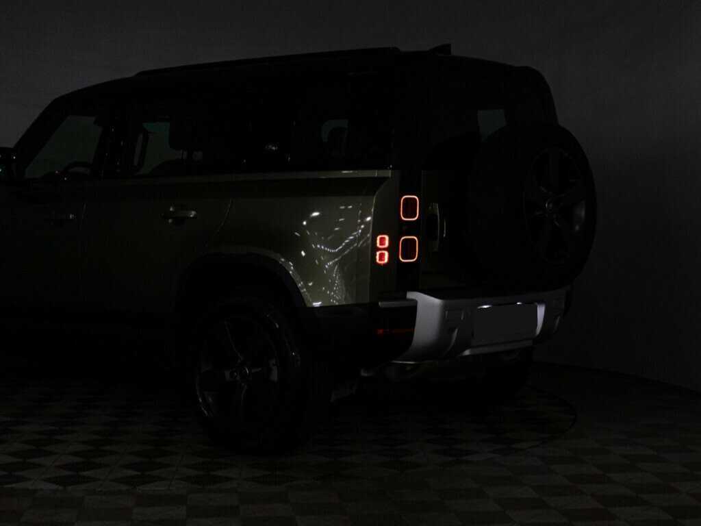 Land Rover Defender 2021 года с пробегом. Фото: #28