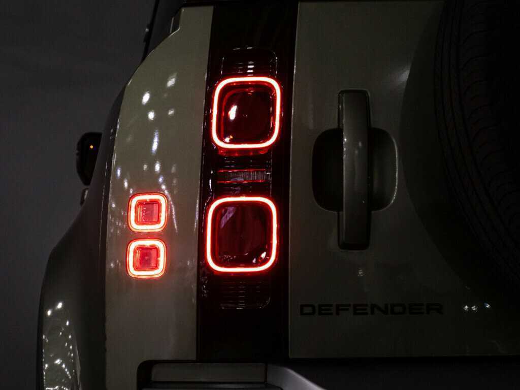 Land Rover Defender 2021 года с пробегом. Фото: #29