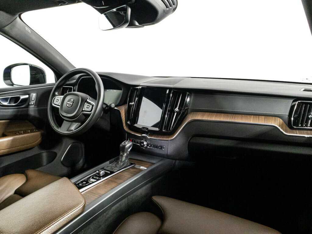 Volvo XC60 2021 года с пробегом. Фото: #8