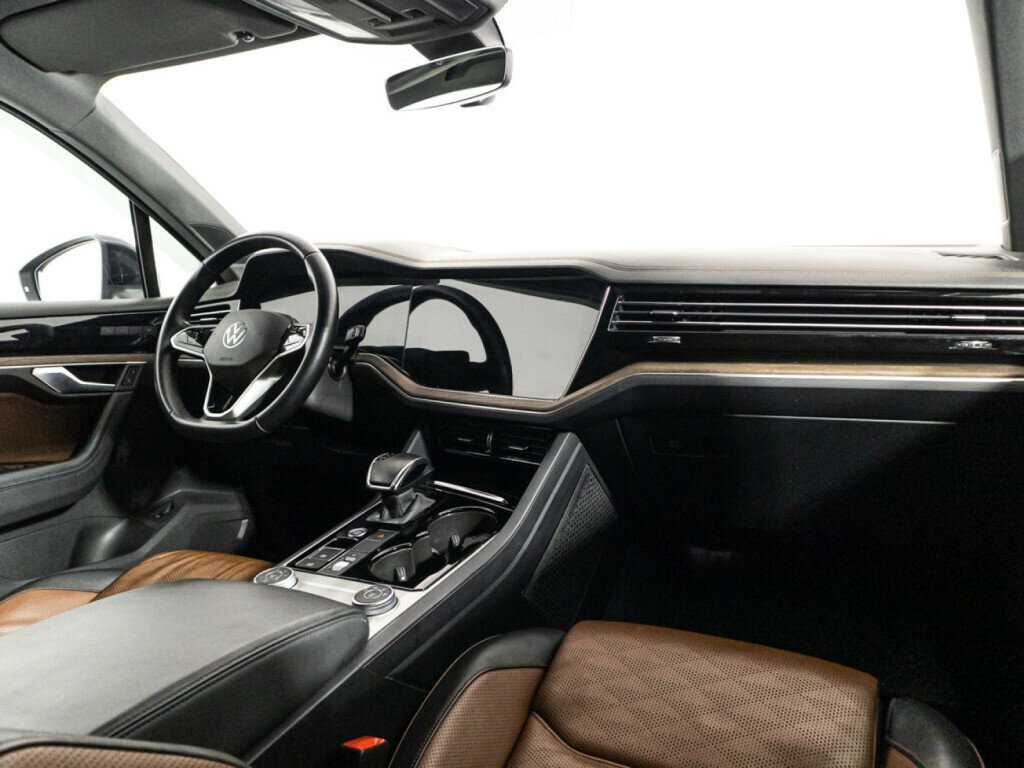 Volkswagen Touareg 2022 года с пробегом. Фото: #8