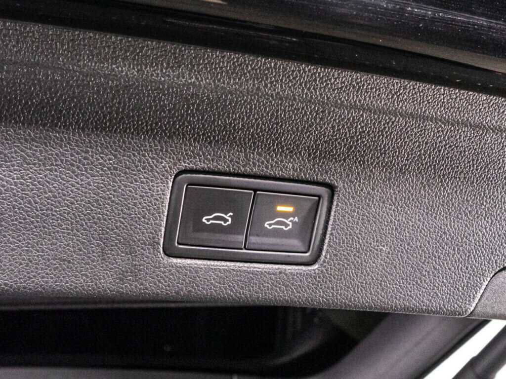 Volkswagen Touareg 2022 года с пробегом. Фото: #14