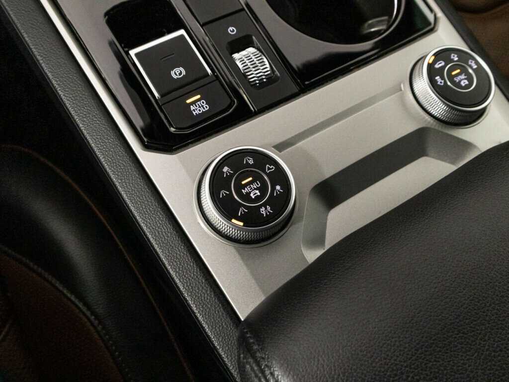 Volkswagen Touareg 2022 года с пробегом. Фото: #18