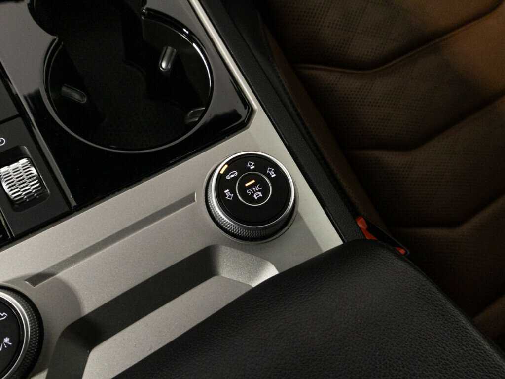 Volkswagen Touareg 2022 года с пробегом. Фото: #19