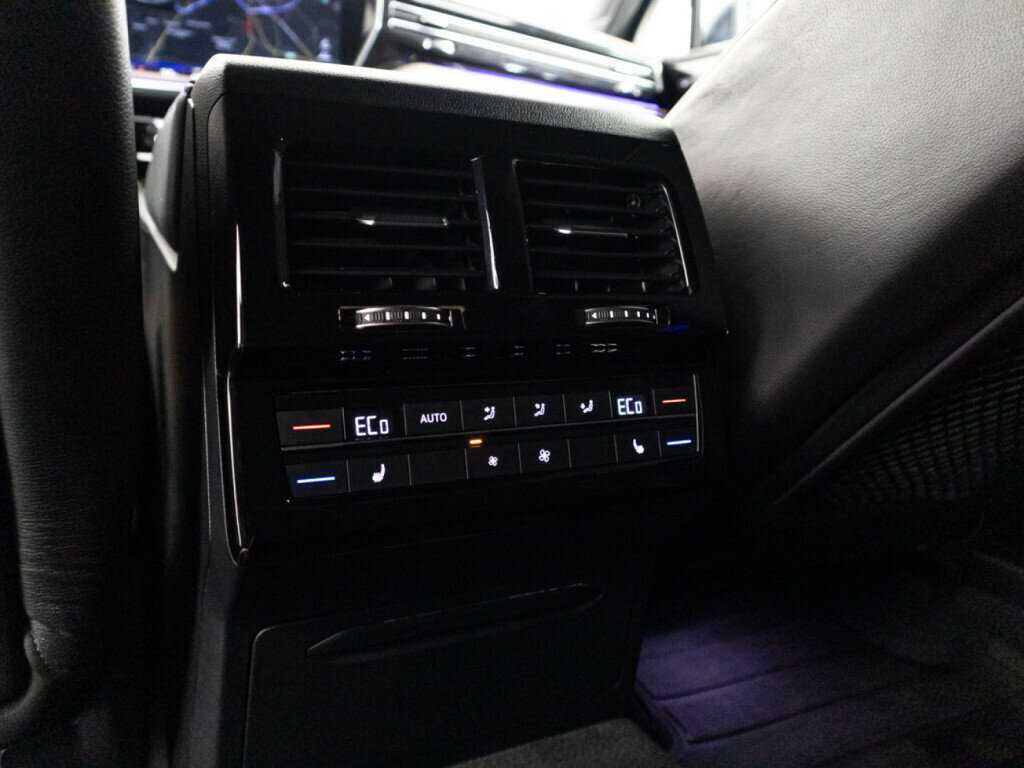 Volkswagen Touareg 2022 года с пробегом. Фото: #23