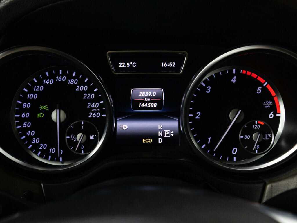 Mercedes-Benz GL-Класс 2015 года с пробегом. Фото: #8