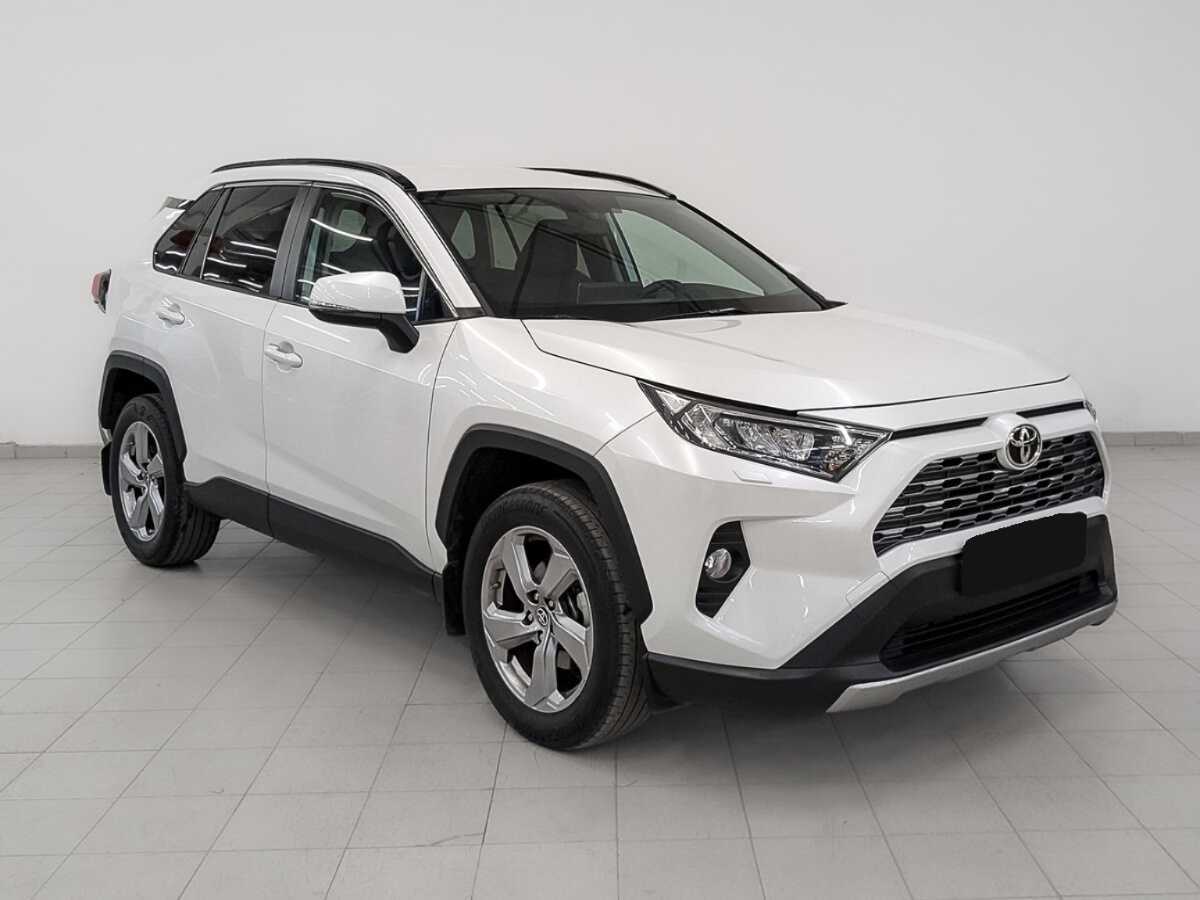Toyota RAV4 2020 года с пробегом. Фото: #2