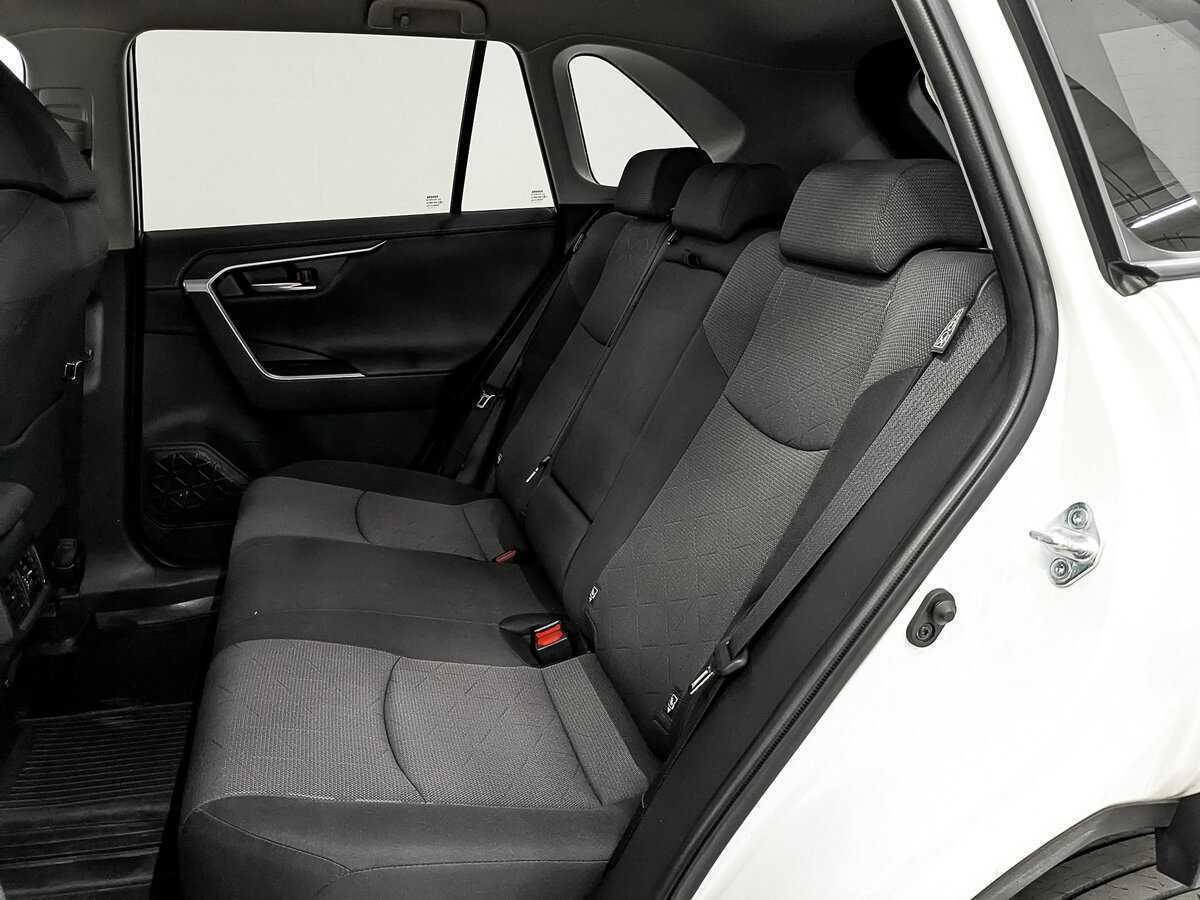 Toyota RAV4 2020 года с пробегом. Фото: #17